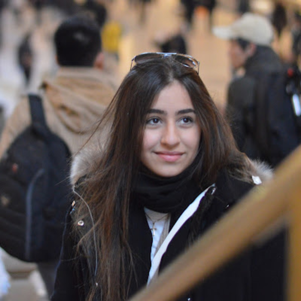 Meet your Posher, Daniela